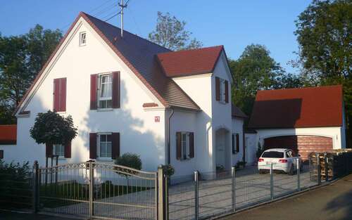 Schwäbisches Landhaus mit Gesims 4