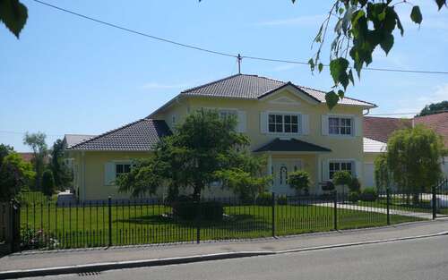 Großzügige Stadtvilla 3