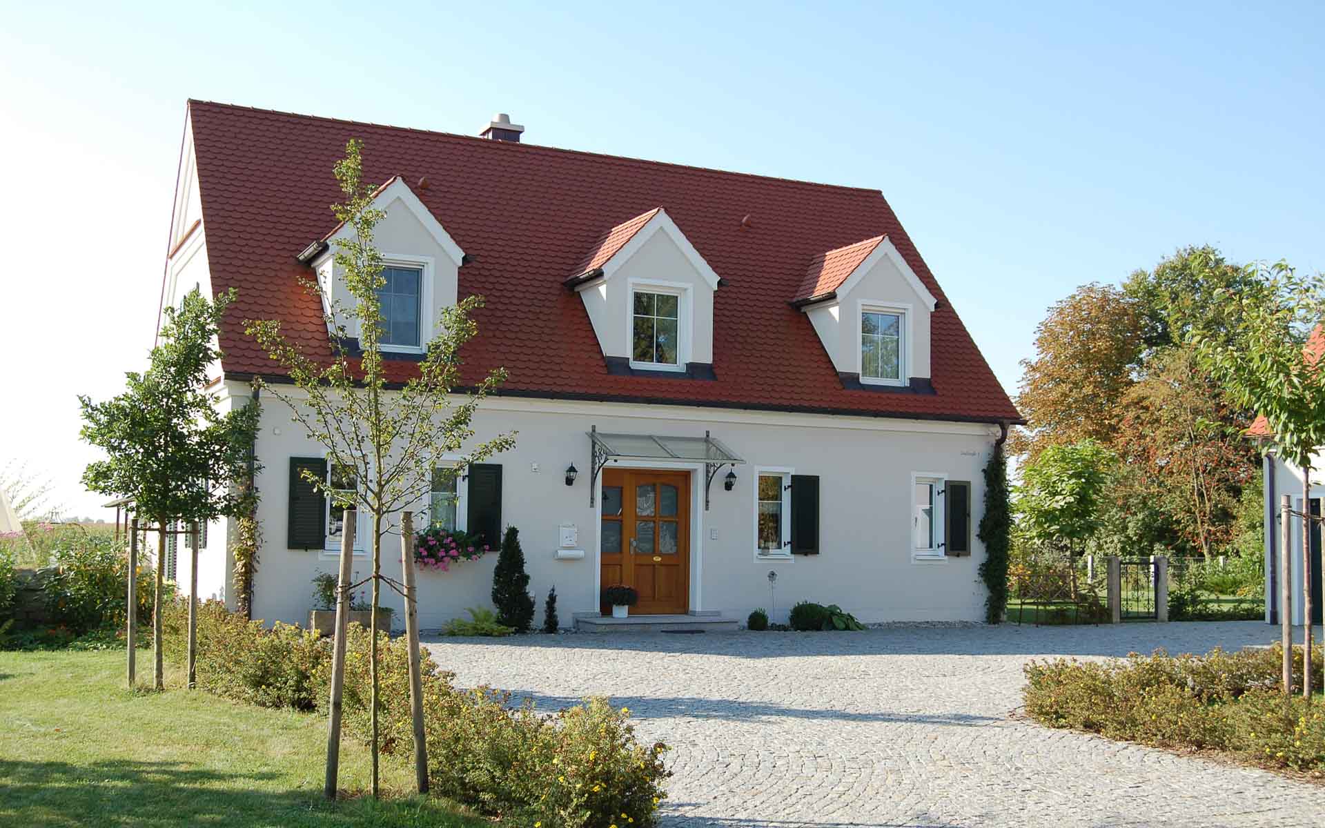 Idyllisches Landhaus mit charmanten Stilelementen | mkm traumhäuser